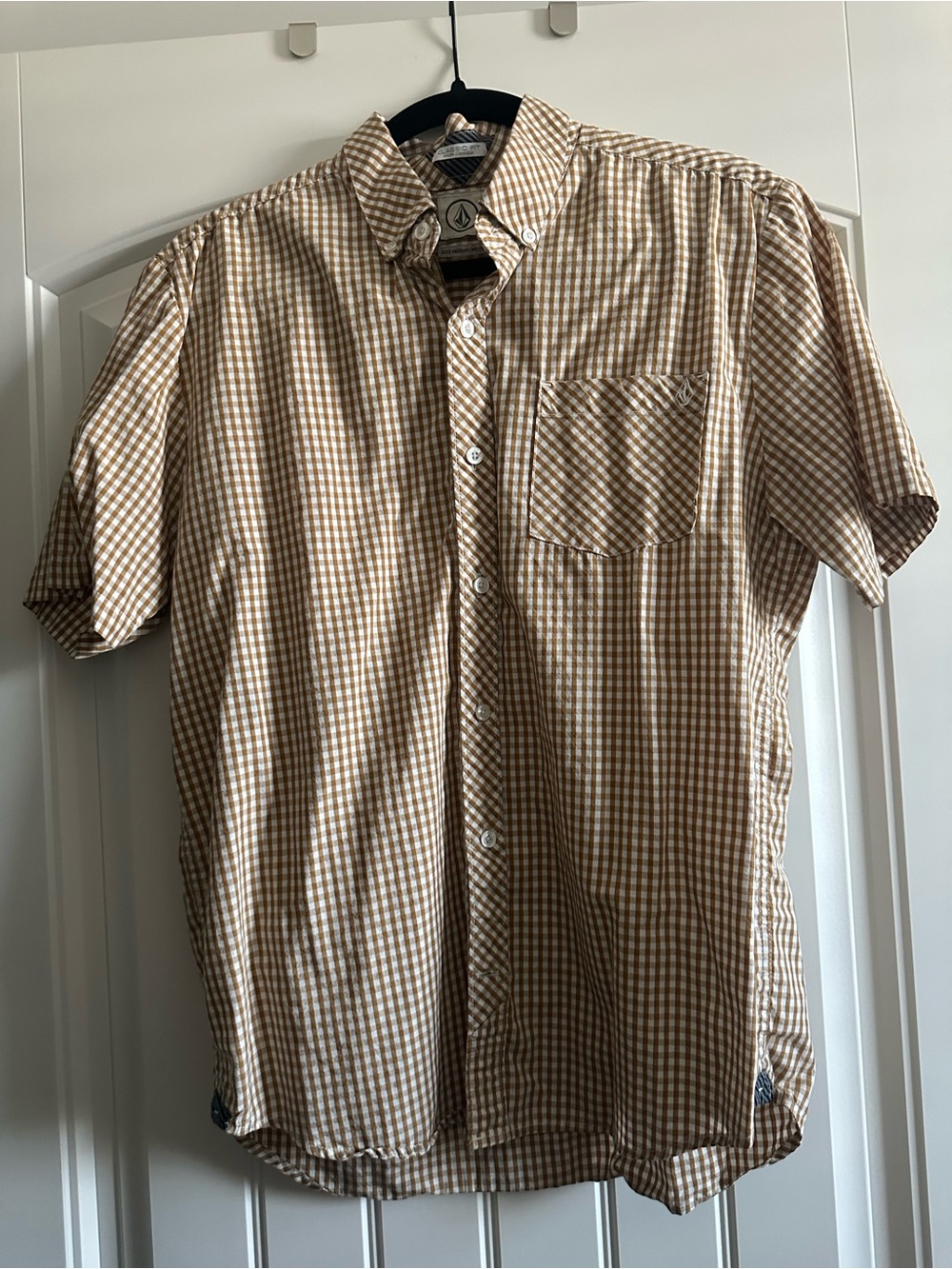 Volcom Short-Sleeve Gingham Button-Down Shirt in Tan and White